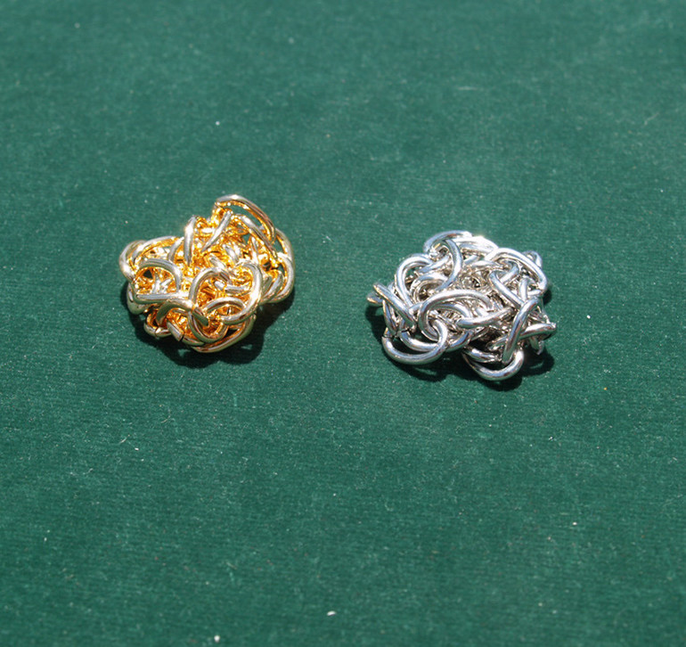 Gold and Nickel Knots